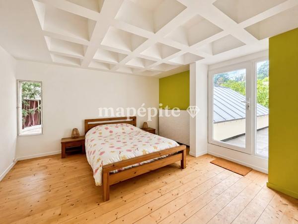Maison
         5 pièces
        - 187 m² Exclusivité 649 000 € *