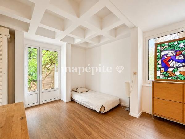 Maison
         5 pièces
        - 187 m² Exclusivité 649 000 € *
