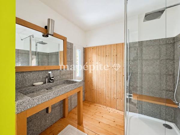 Maison
         5 pièces
        - 187 m² Exclusivité 649 000 € *