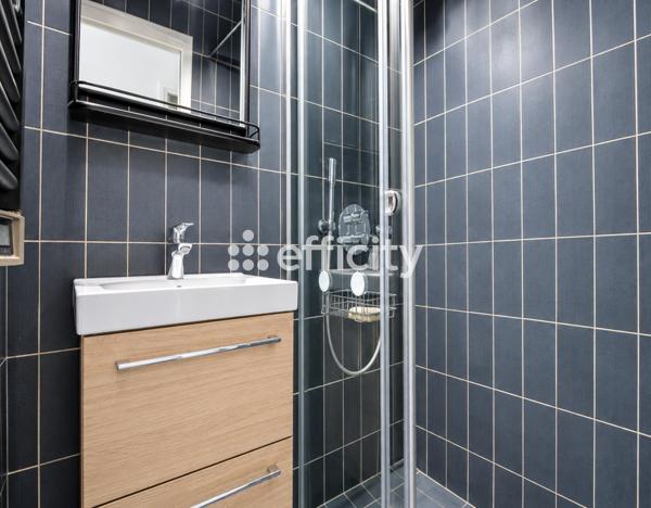 Appartement
         4 pièces
        - 94 m² 649 000 € *