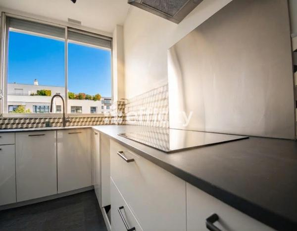Appartement
         4 pièces
        - 94 m² 649 000 € *