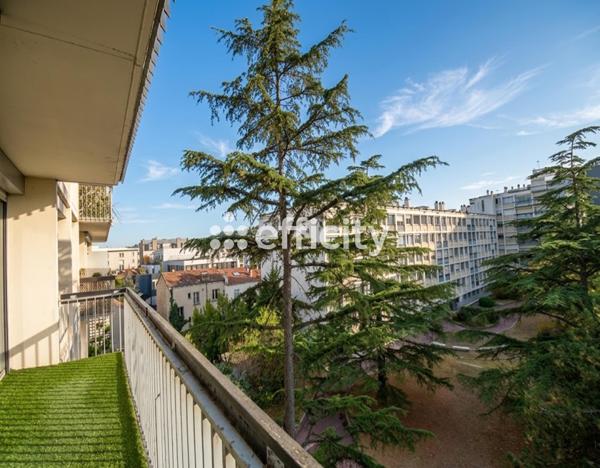 Appartement
         4 pièces
        - 94 m² 649 000 € *