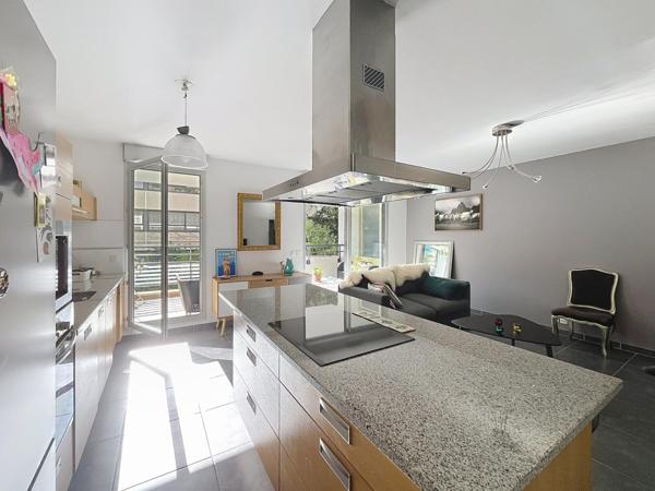 Marseille 8ème Perier -type 3 - terrasse de 28m2-