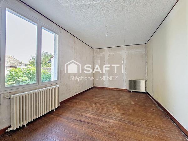 Maison de 67m² à rénover sur beau terrain de 1050 m²