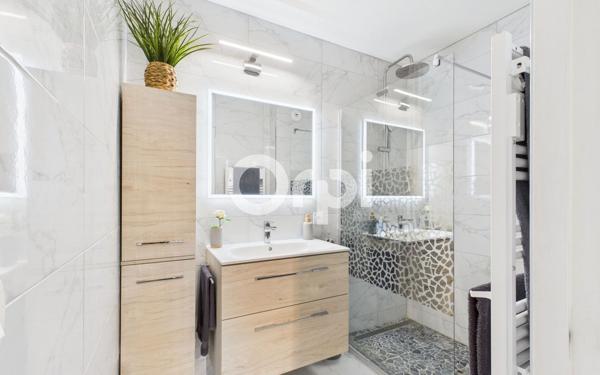 Appartement à vendre    2 pièces • 46,73 m2 Mandelieu-la-Napoule