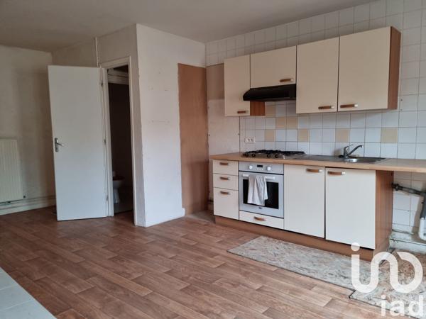 Maison de village 5 pièces de 152 m² à Blanzay (86400)