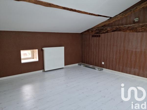 Maison de village 5 pièces de 152 m² à Blanzay (86400)