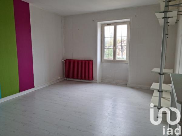 Maison de village 5 pièces de 152 m² à Blanzay (86400)