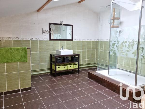 Maison de village 5 pièces de 152 m² à Blanzay (86400)