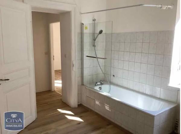 Appartement à louer 4 pièces 110m²