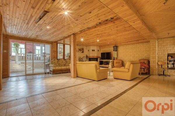 Maison à vendre    6 pièces •  Saint-Fortunat-sur-Eyrieux