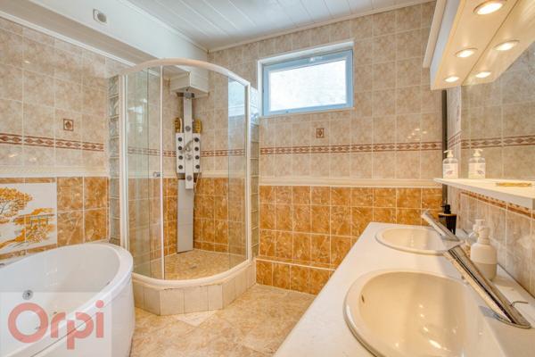 Maison à vendre    6 pièces •  Saint-Fortunat-sur-Eyrieux