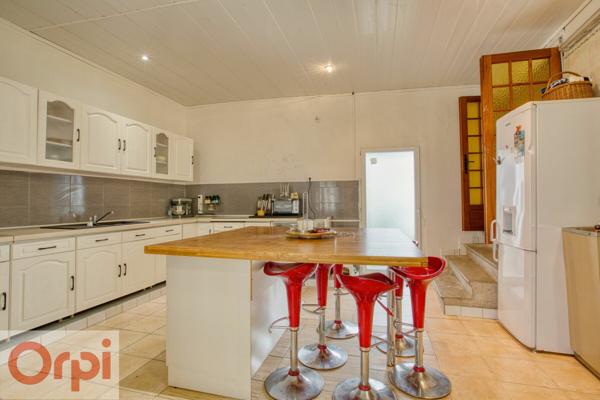 Maison à vendre    6 pièces •  Saint-Fortunat-sur-Eyrieux