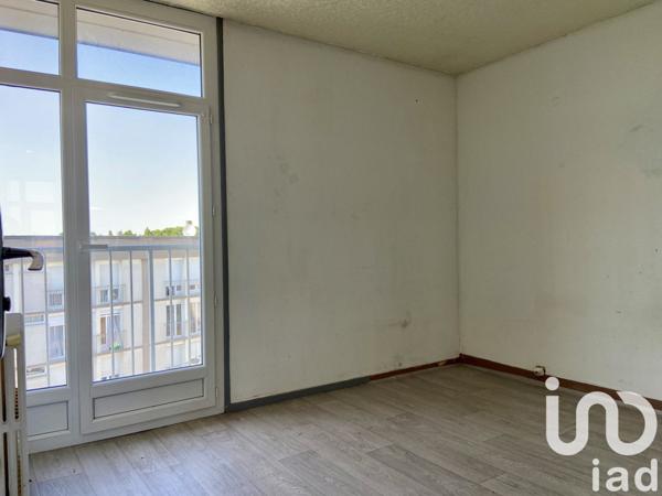 Appartement 4 pièces de 65 m² à Saint-Jean-de-la-Ruelle (45140)
