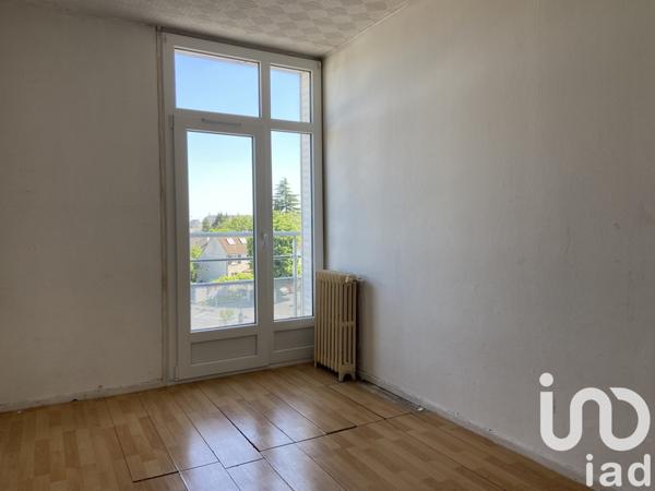 Appartement 4 pièces de 65 m² à Saint-Jean-de-la-Ruelle (45140)