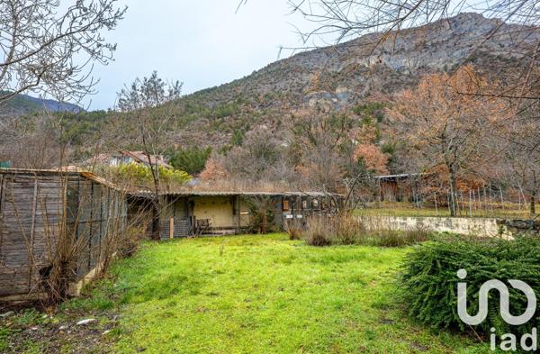 Maison 4 pièces de 91 m² à Rousset (05190)
