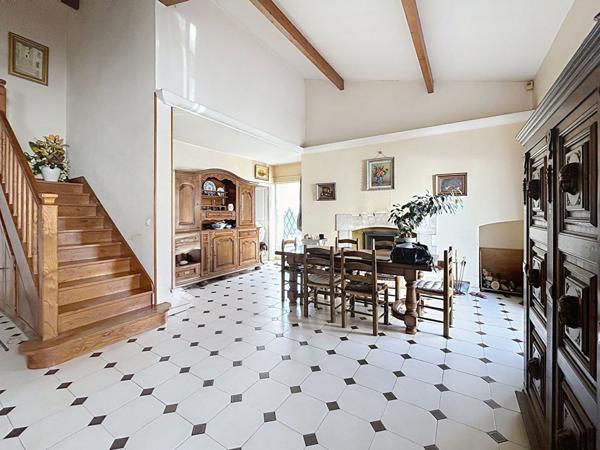 Maison à vendre à Bordeaux Caudéran - 9 pièces avec fort potentiel