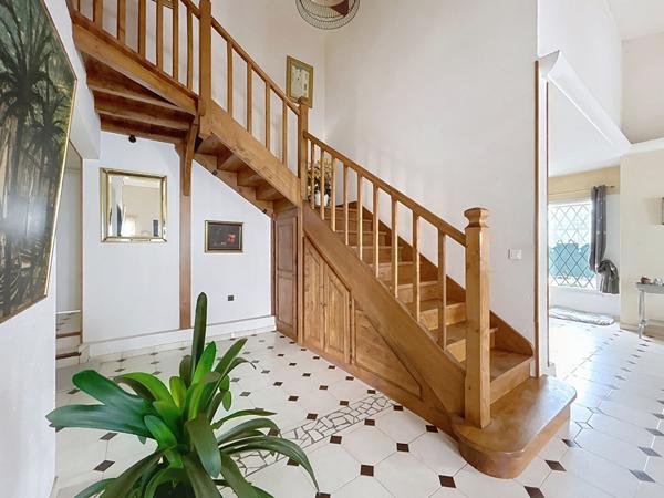 Maison à vendre à Bordeaux Caudéran - 9 pièces avec fort potentiel