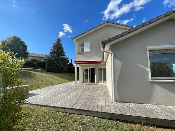 Saint-Étienne (42000) Maison de 149m2 T6 a louer secteur Golf