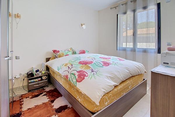 A VENDRE à VIDAUBAN ? Maison récente, 6 chambres, au calme - Garage