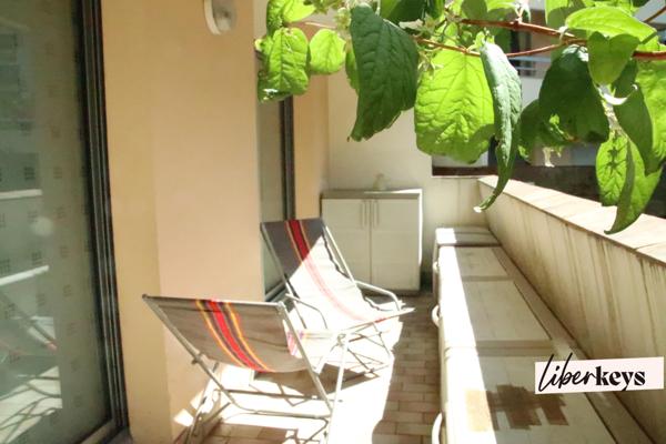 Un appartement duplex en RDC / 1er étage de 4 pièces de 106 m² avec Terrasses/balcons - M° Crimée - Paris 19ème