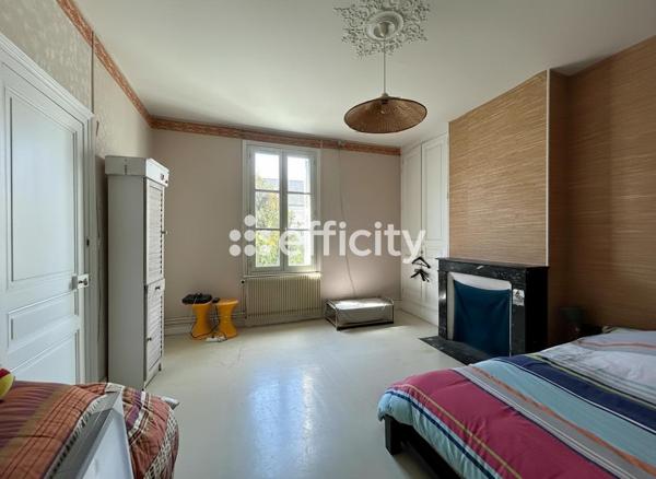 Maison
         6 pièces
        - 180 m² Bien prestige 580 000 € *