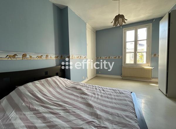 Maison
         6 pièces
        - 180 m² Bien prestige 580 000 € *