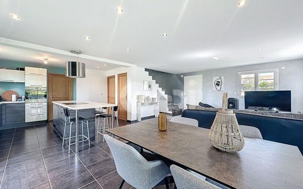 Maison à vendre    5 pièces • 125 m2 Loisin