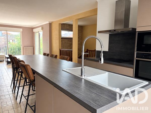 Maison à vendre 8 pièces 174 m² Châlons-en-Champagne