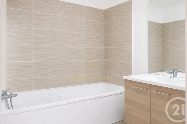 Appartement F4 à vendre  4 pièces - 80,86 m 2   NEUILLY SUR MARNE  - 93