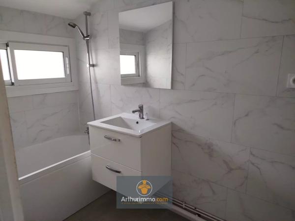 Location                                                      Maison
                        
                     4 pièces                      77 m2                     à Luçon