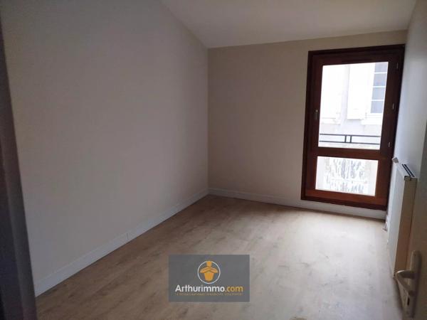 Location                                                      Maison
                        
                     4 pièces                      77 m2                     à Luçon