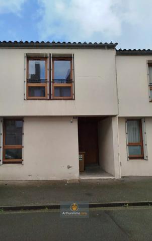 Location                                                      Maison
                        
                     4 pièces                      77 m2                     à Luçon