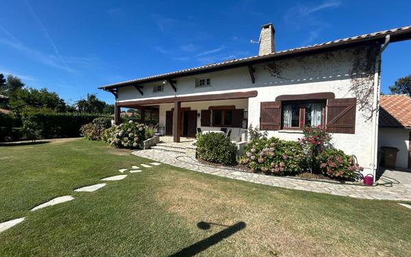 Maison à vendre    9 pièces • 225 m2 Gujan-Mestras