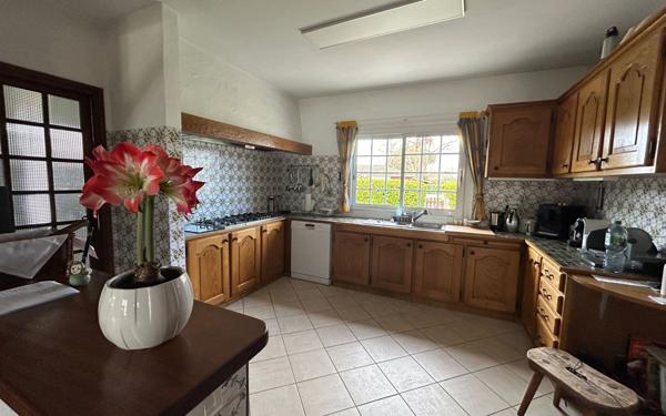 Maison à vendre    9 pièces • 225 m2 Gujan-Mestras