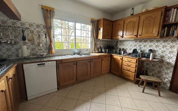 Maison à vendre    9 pièces • 225 m2 Gujan-Mestras