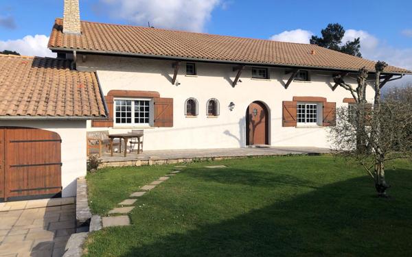 Maison à vendre    9 pièces • 225 m2 Gujan-Mestras