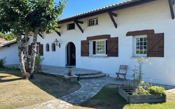 Maison à vendre    9 pièces • 225 m2 Gujan-Mestras