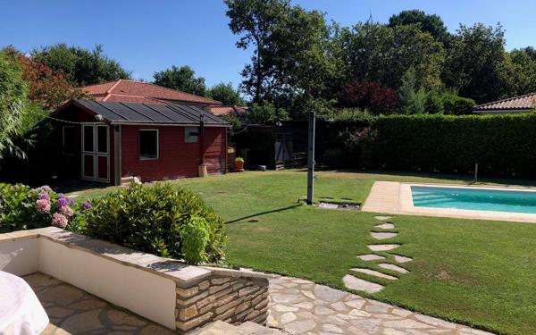 Maison à vendre    9 pièces • 225 m2 Gujan-Mestras