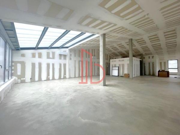 Bureau de 178 m² à louer à Bordeaux Brazza