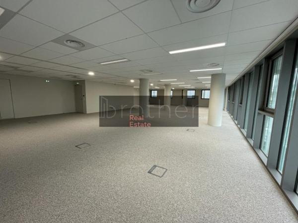 Bureau de 3570 m² à louer à Bordeaux Rive Droite
