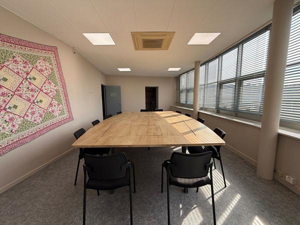 BUREAU AVEC PARKING - ZONE ALBITECH