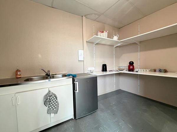 BUREAU AVEC PARKING - ZONE ALBITECH