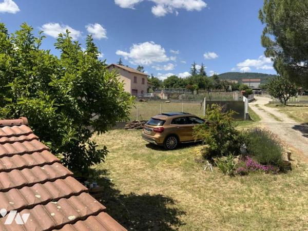 maison à rénover avec garage et terrain