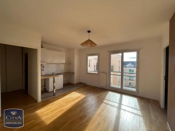 Appartement à louer 2 pièces 38.34m² Corbeil-Essonnes (91100)
