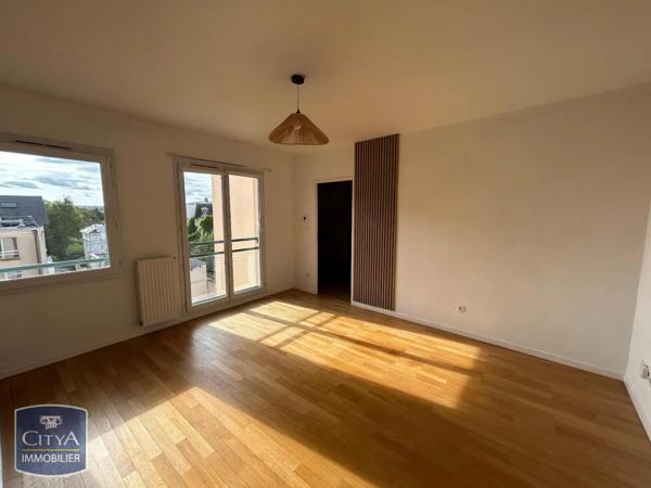Appartement à louer 2 pièces 38.34m² Corbeil-Essonnes (91100)
