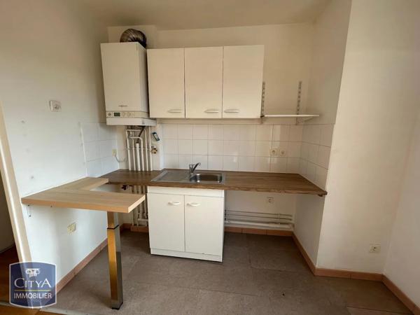 Appartement à louer 2 pièces 38.34m² Corbeil-Essonnes (91100)