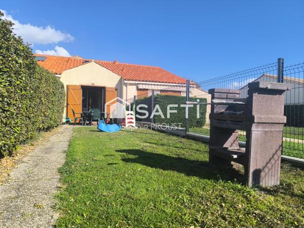 Maisonnette entièrement rénovée, pleine de charme, au sein d'une résidence avec piscine à Brem-sur-Mer