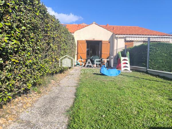 Maisonnette entièrement rénovée, pleine de charme, au sein d'une résidence avec piscine à Brem-sur-Mer