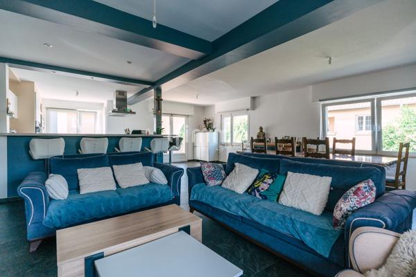 Maison 192 m² - jardin - garage - 14,28 ares - terrain constructible